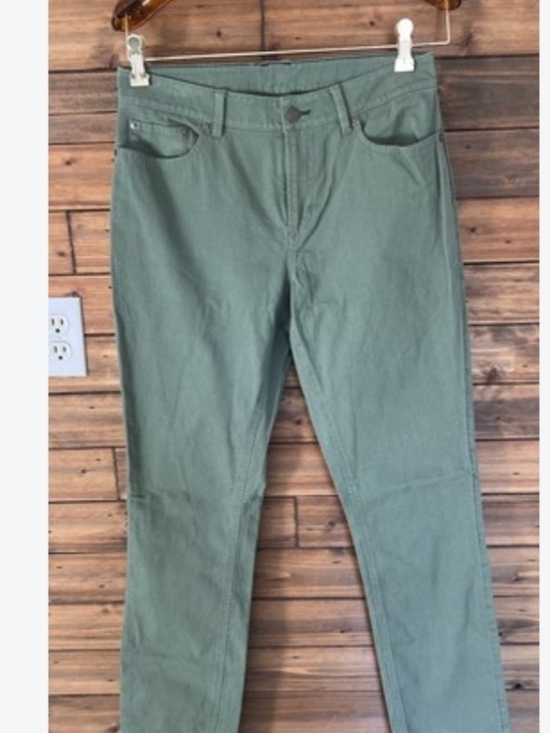 L.L. Bean Pants - L.L Bean Beanflex straight leg favorite fit olive green jeans size 8